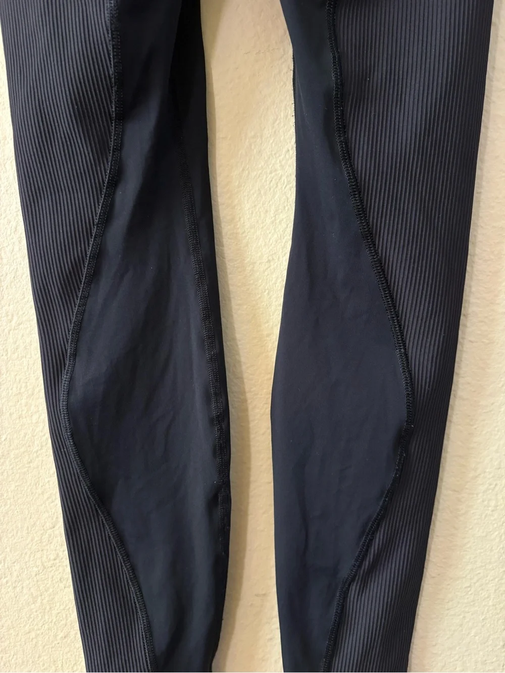 Lululemon Wade the Waters Paddle Tight Back Waist Zipper UV Protect Size 4 Black